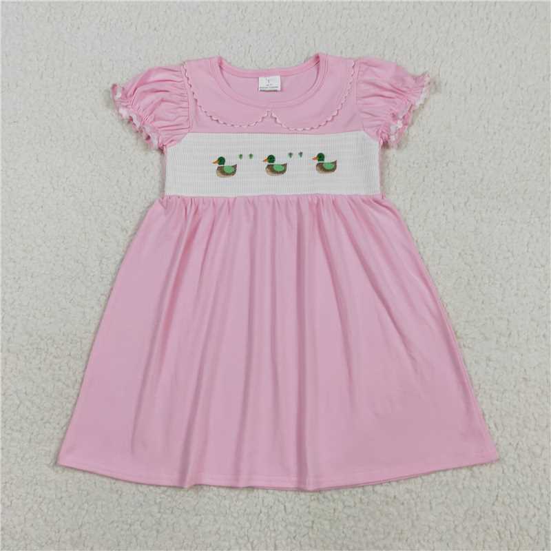 8.7 GSD2642 Pink short-sleeved dress with embroidered duck collar