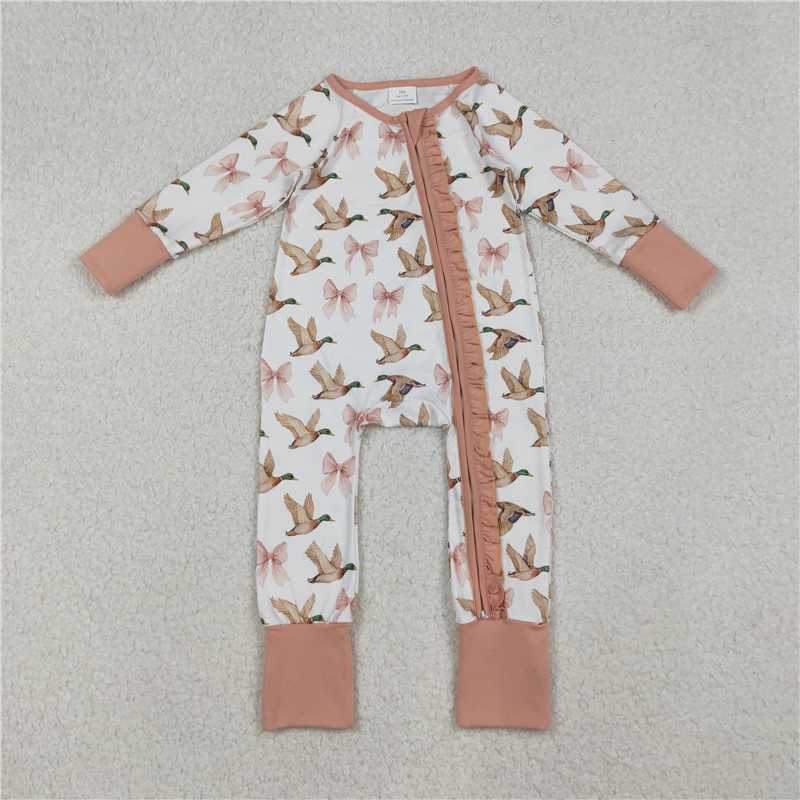 X107 LR2545 White long-sleeved zip-up bodysuit with duck and bow pattern