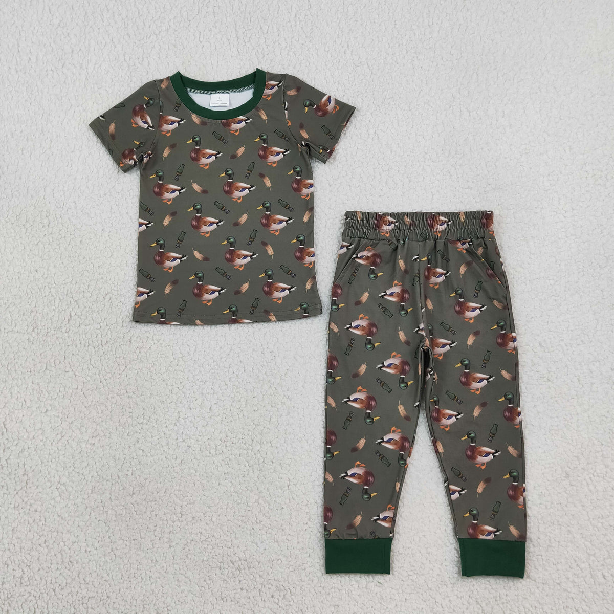 NEW RTS NO MOQ milk silk BSPO0702 Baby Boys Green Ducks Calls Top Pockets Joggers Hunting Clothes Set
