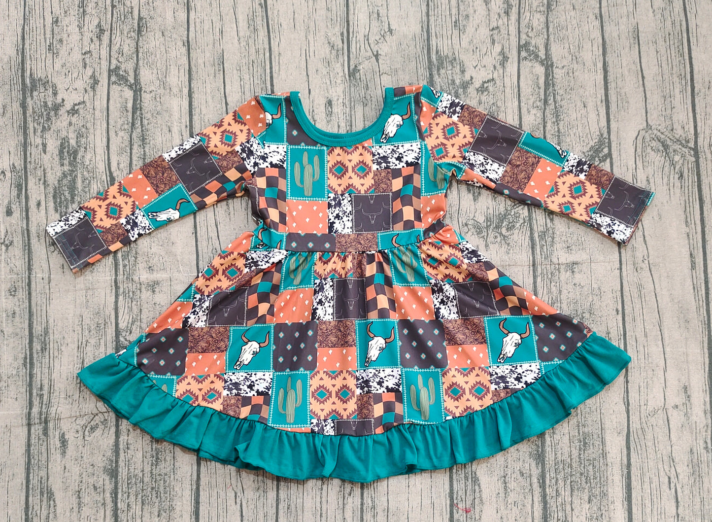 X916 GLD0837 Bullhead Green Long-Sleeved Dress