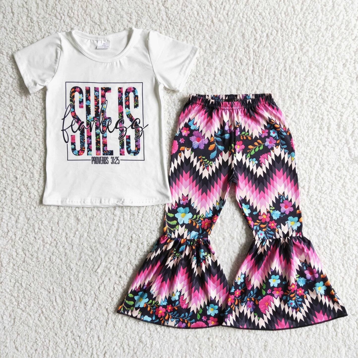 6.4White letter short-sleeved flared pants suit