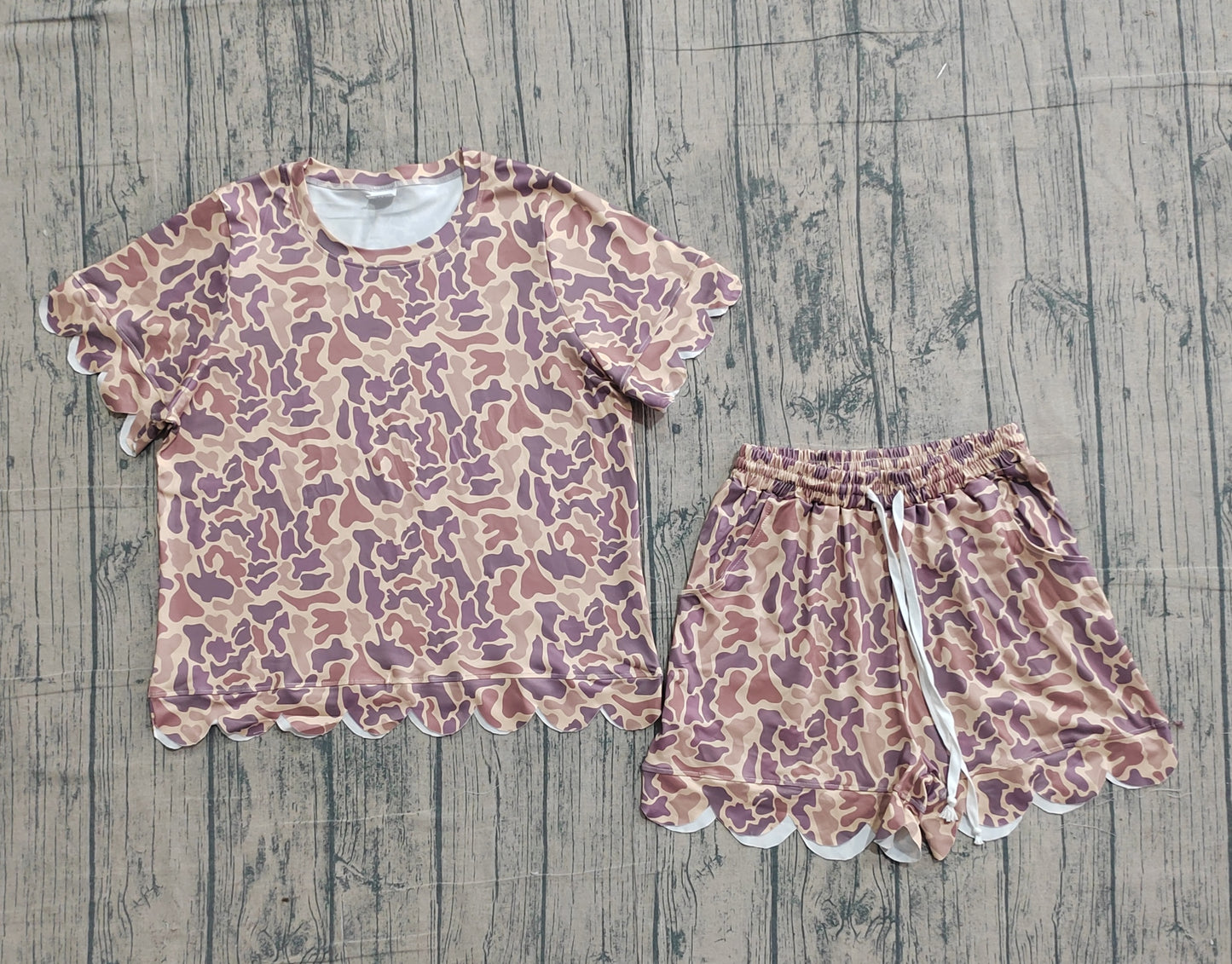 GSSO3233Sibling Adult Women Southern Camo Shirts Top Pockets Short Scallop Clothes Set