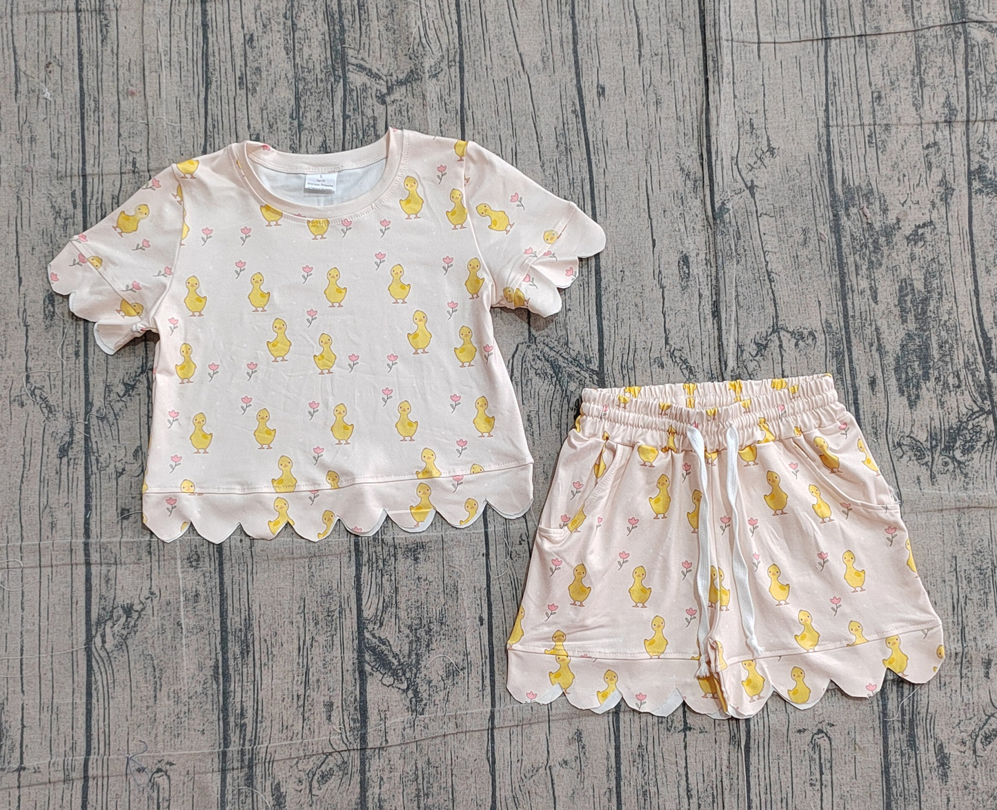 GSSO3281Baby Girls Small Flowers Chicks Top Scallop Shorts Clothes Sets