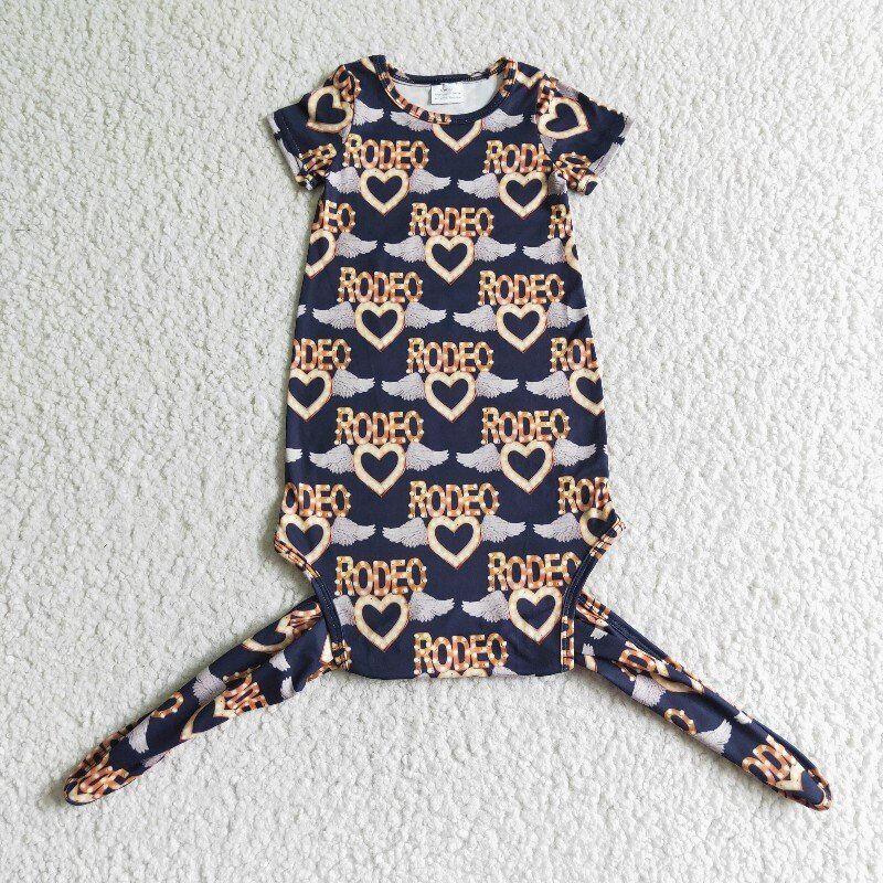 4.16wings love rodeo newborn baby gown