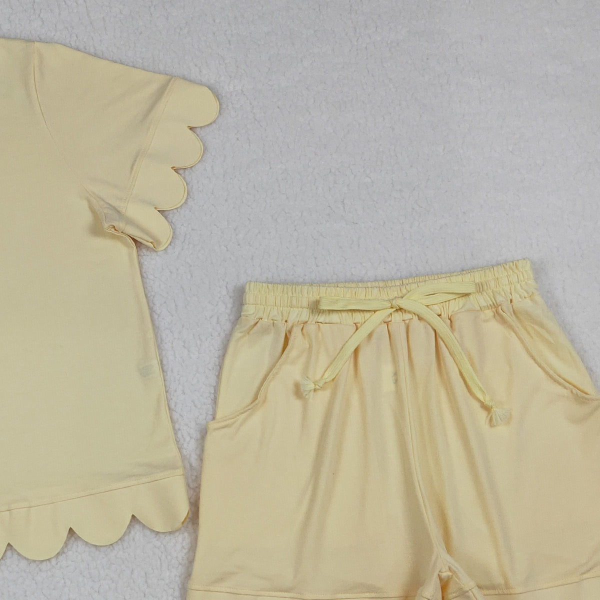 3.31 GSSO3203 Adult Women Yellow Shorts Sleeve Shirts Top Short Scallop Clothes Sets