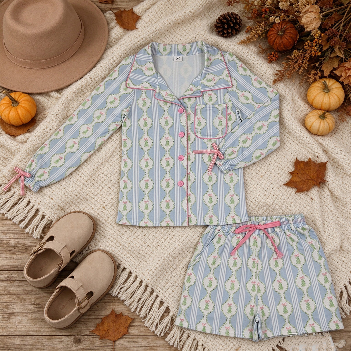 NEW RTS NO MOQ milk silk GLS0114 Adult Women Bows Trees Button Pocket Top Shorts Christmas Pajamas Set