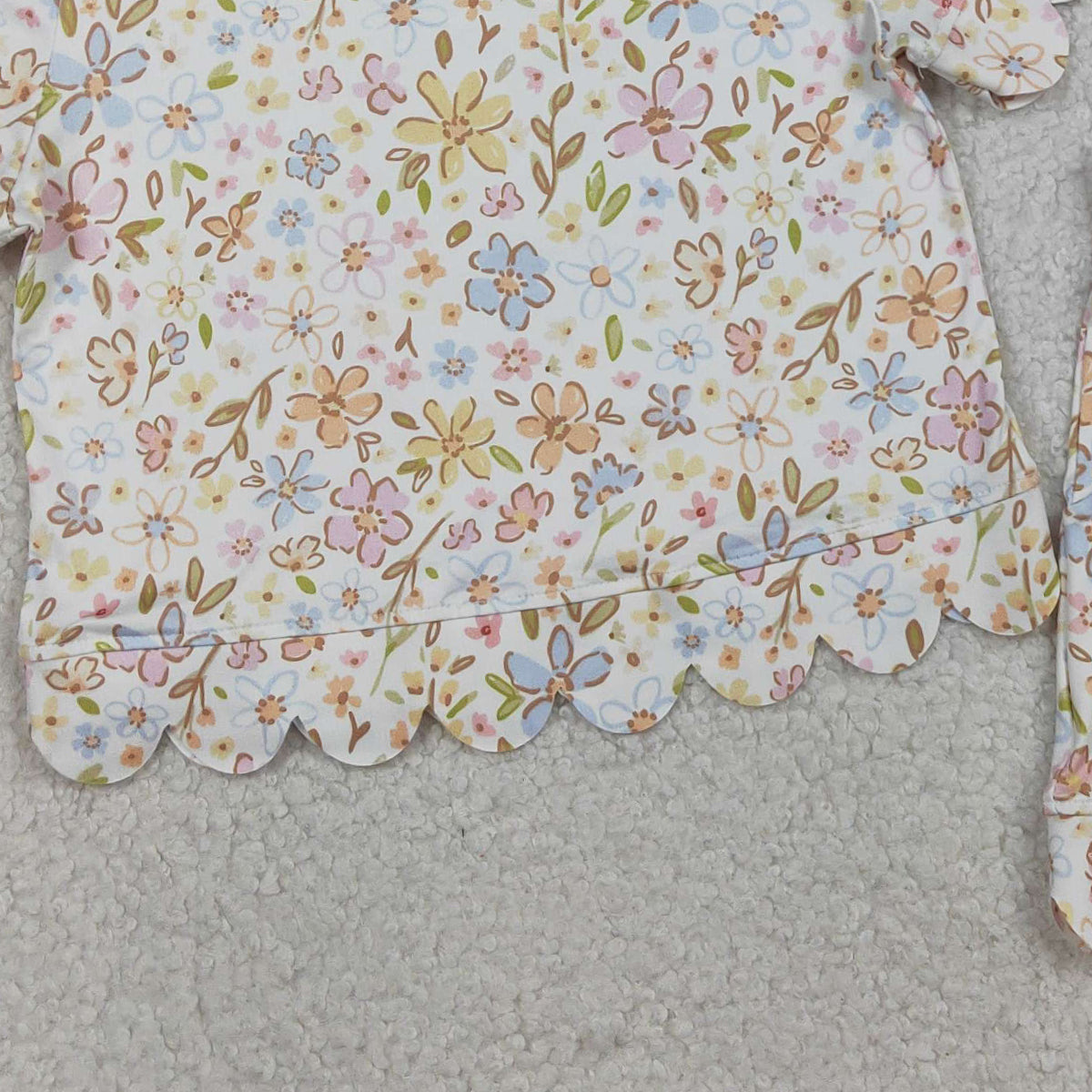 3.30 GSSO3268 Baby Girls Short Sleeve Colorful Flowers Top Shorts Scallop Clothes Sets