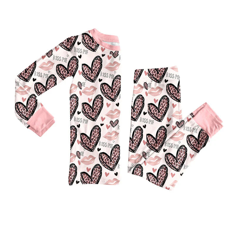 X919Preorder (moq 5)Baby Girls Pink Leopard Hearts Kiss Me Top Pants Valentine Pajamas Sets