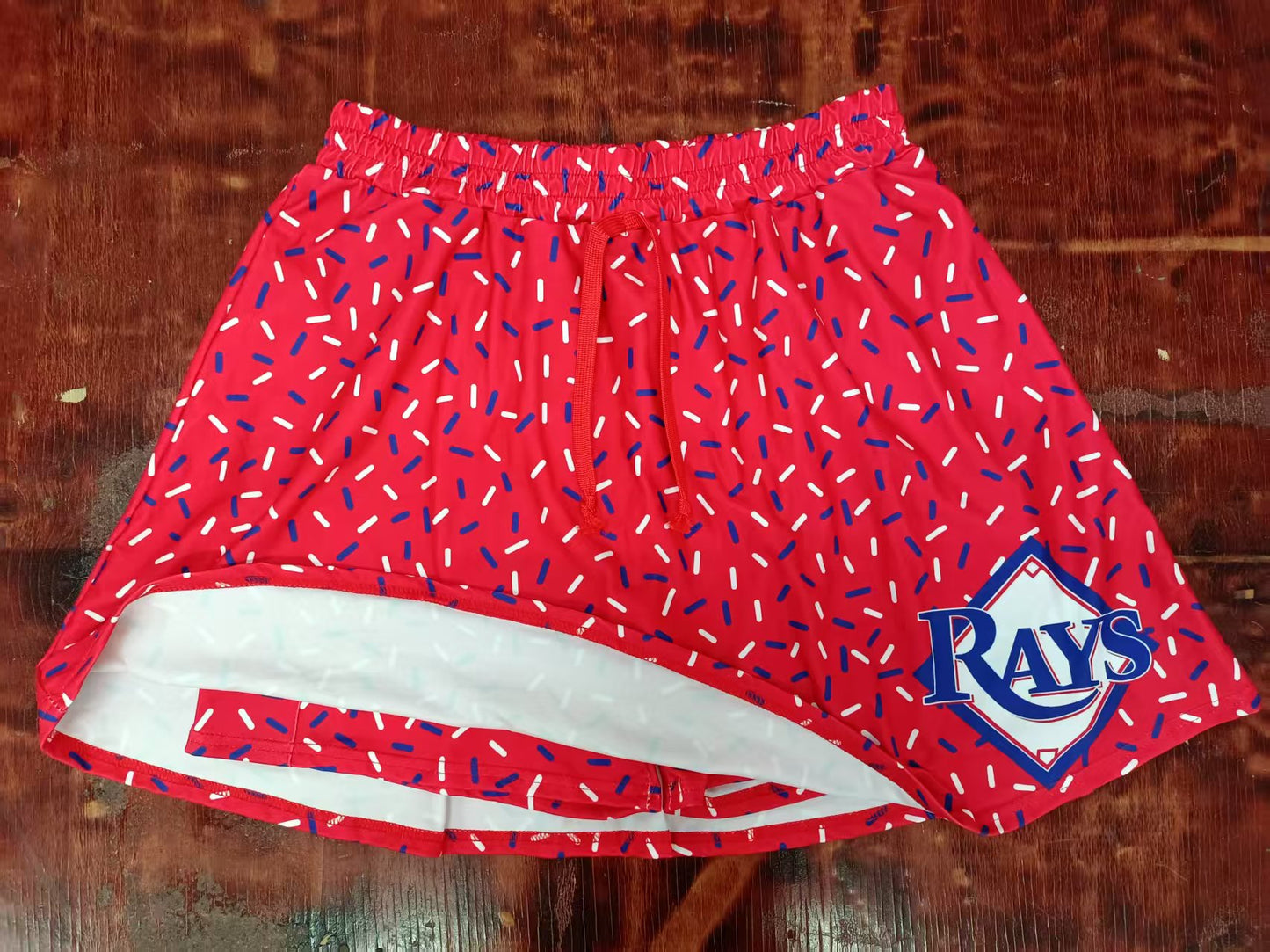 5.9 red elastic shorts