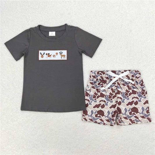 BSSO0969 Embroidered elk puppy charcoal grey short sleeve camouflage shorts set