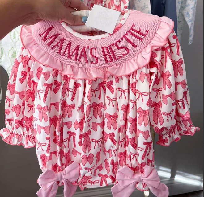 LR2153 Pink and white long-sleeved bodysuit with embroidered mama's bestie bow pattern