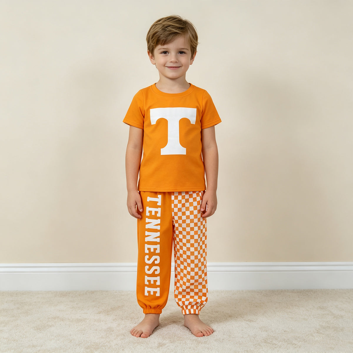 NEW RTS No moq Vinyl BSPO0695（BT1881+P1058） Baby Boys Orange Print T Shirt Top With Pockets Matching Joggers Two Piece Team Clothes Set