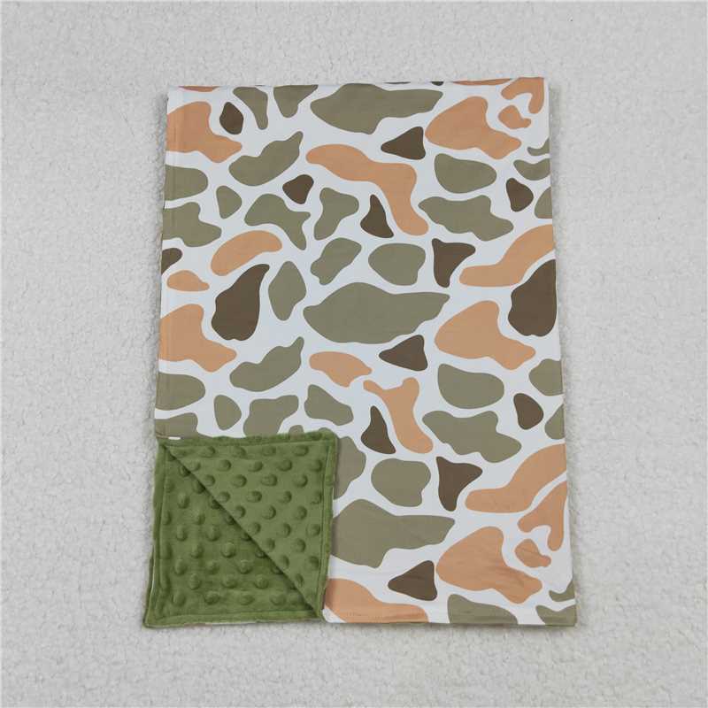 X10.10BL0223 Caramel Camouflage Baby Blanket with White