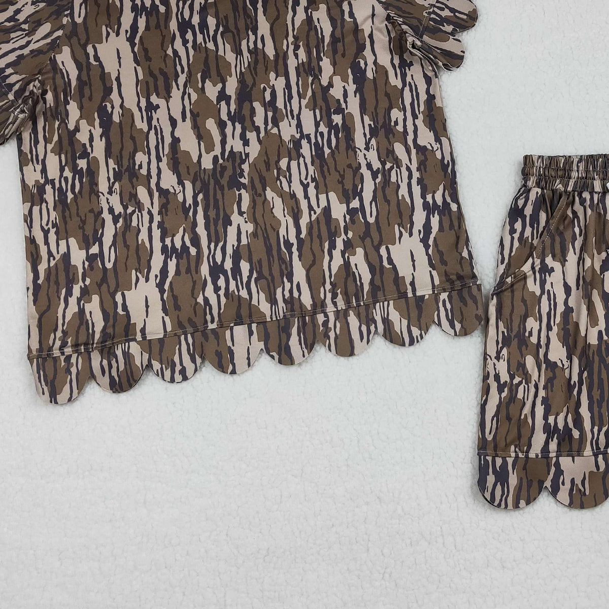 4.3 GSSO3231 Adult Women Southern Olive Camo Top Short Scallop Clothes Sets