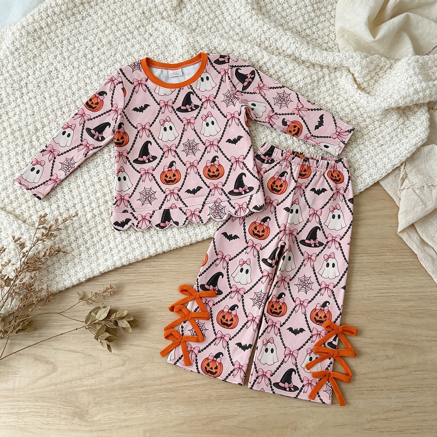 NEW RTS NO MOQ milk silk GLP3434 Baby Girls Ghost Pumpkins Scallop Top Bows Pants Halloween Clothes Set