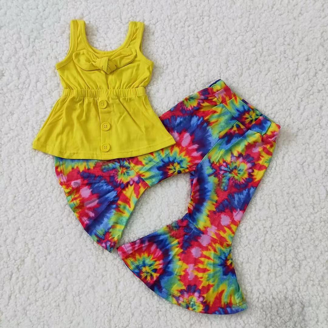 Yellow short-sleeved tie-dye suit