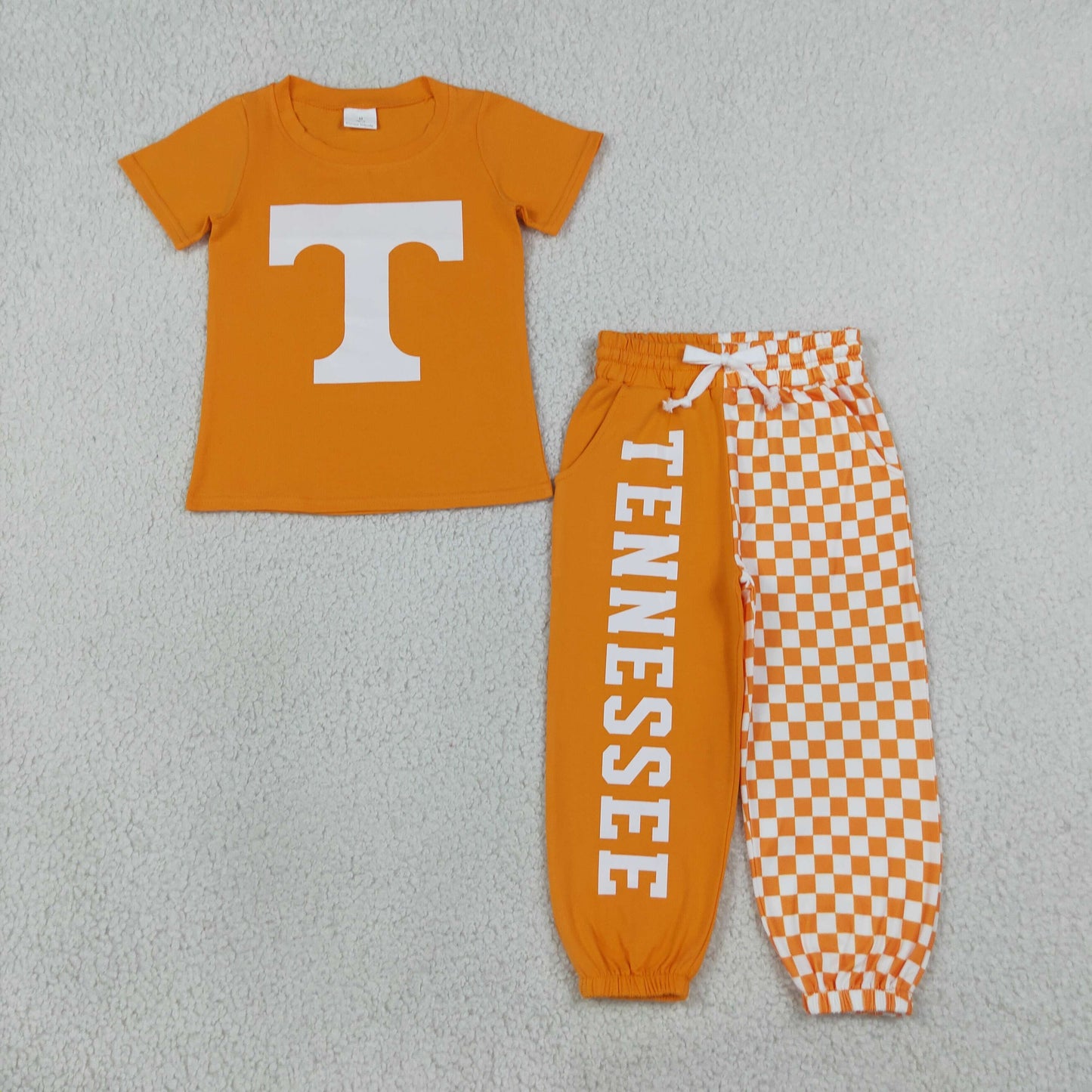 NEW RTS No moq Vinyl BSPO0695（BT1881+P1058） Baby Boys Orange Print T Shirt Top With Pockets Matching Joggers Two Piece Team Clothes Set