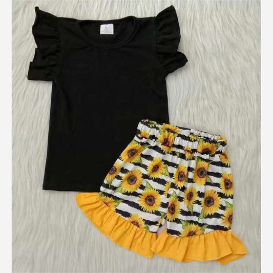 Black short-sleeved sunflower suit