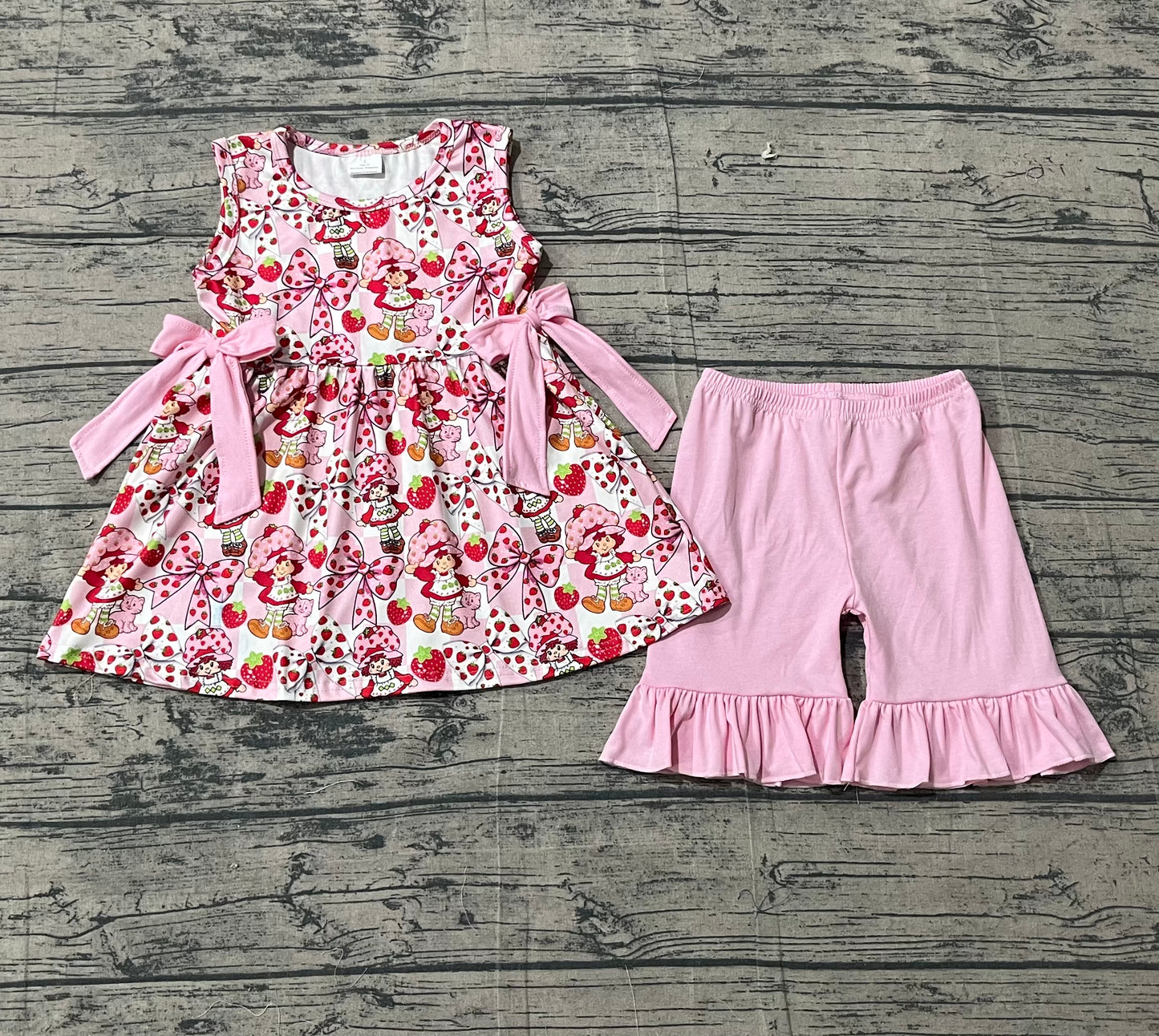 GSSO3104Baby Sleeveless Pink Checked Strawberry Girls Tunic Ruffle Shorts Clothes Sets