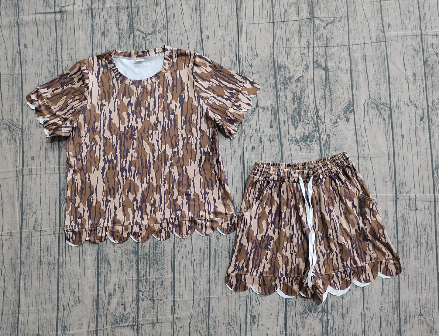 GSSO3231Adult Women Southern Olive Camo Top Short Scallop Clothes Sets