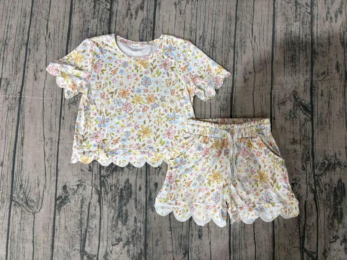 GSSO3268Baby Girls Short Sleeve Colorful Flowers Top Shorts Scallop Clothes Sets