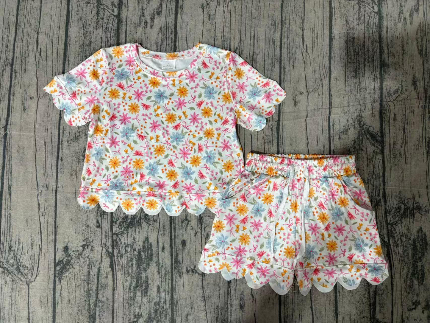 GSSO3269Baby Girls Short Sleeve Colorful Flowers Top Scallop Shorts Clothes Sets