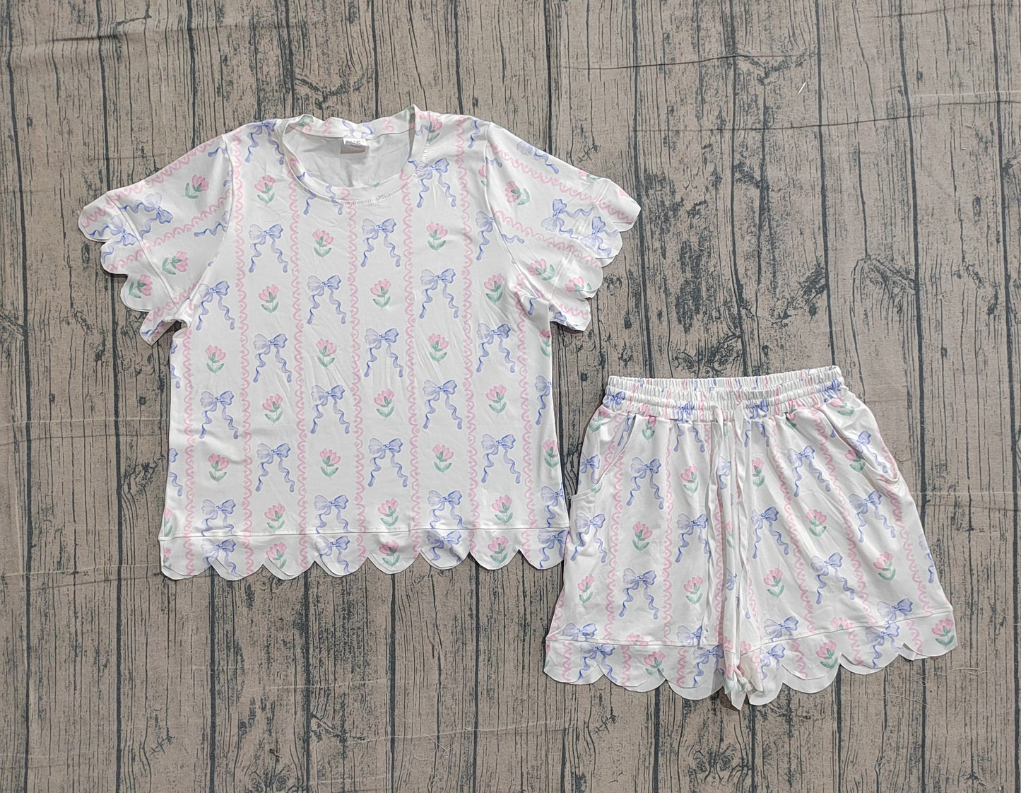 GSSO3405Adult Women Bows Flowers Stripe Top Short Scallop Clothes Sets