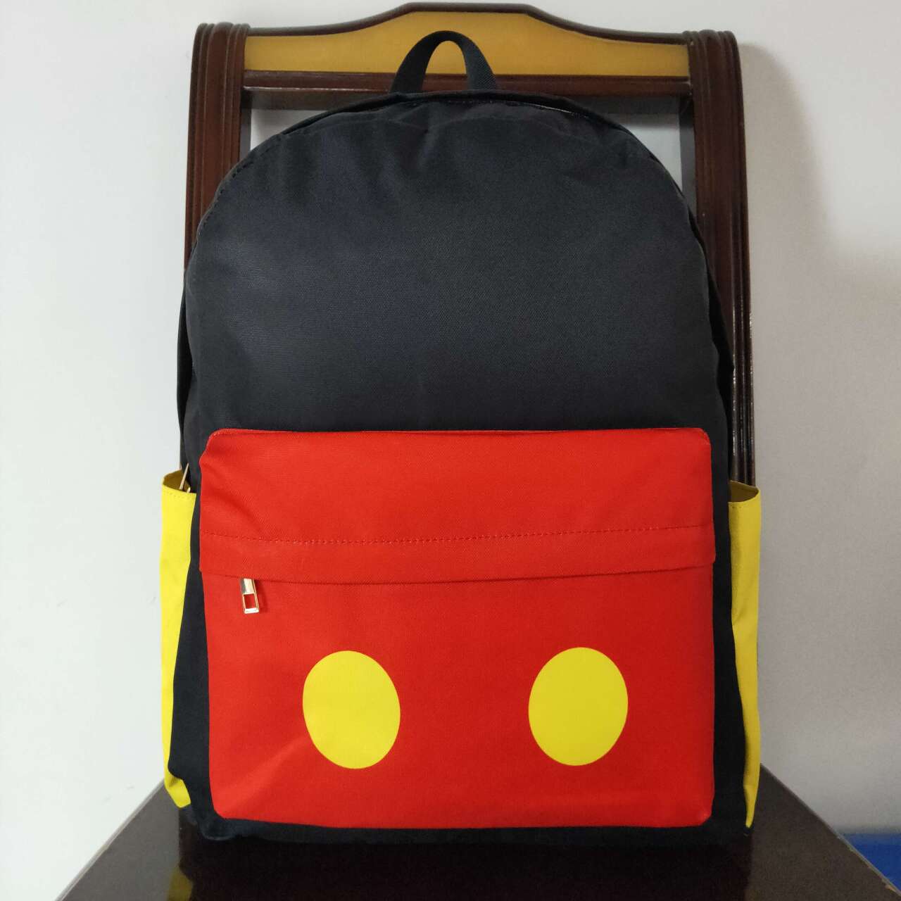 BA0184 Mickey red and black backpack